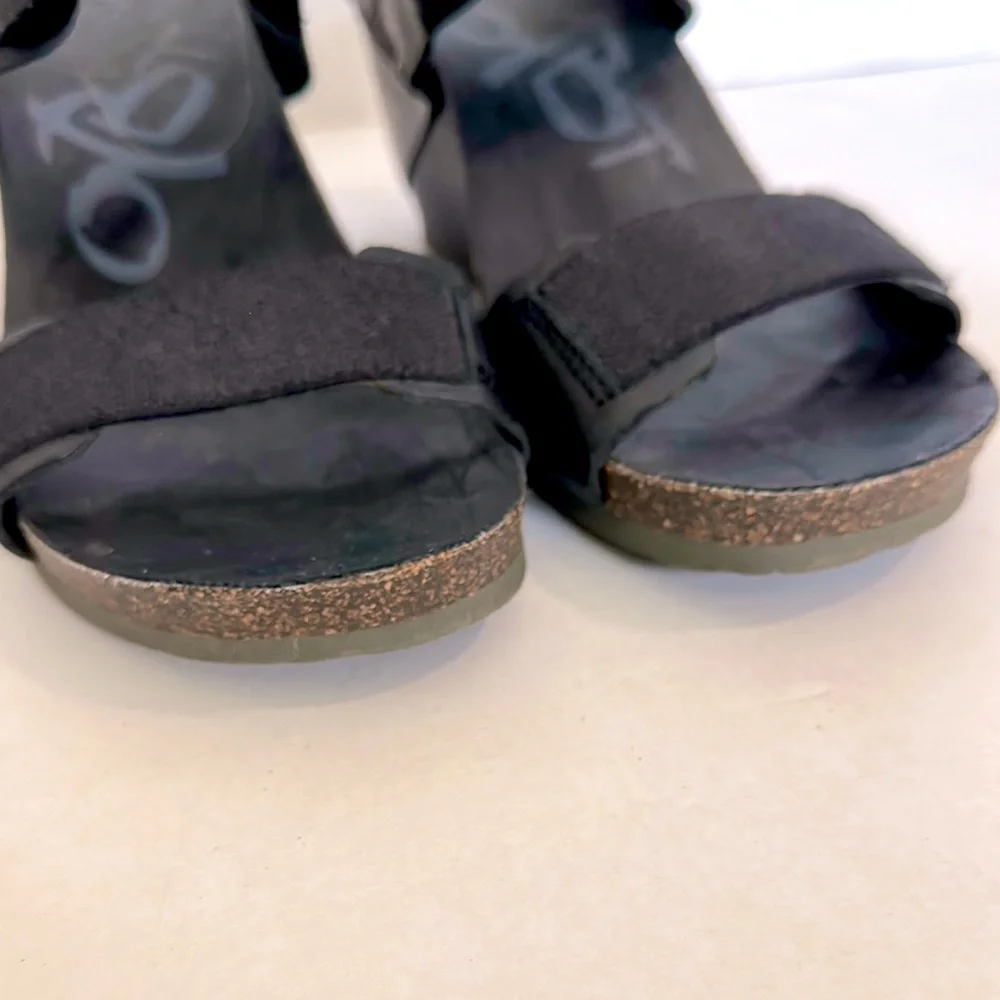 OTBT Black Wedge Sandals